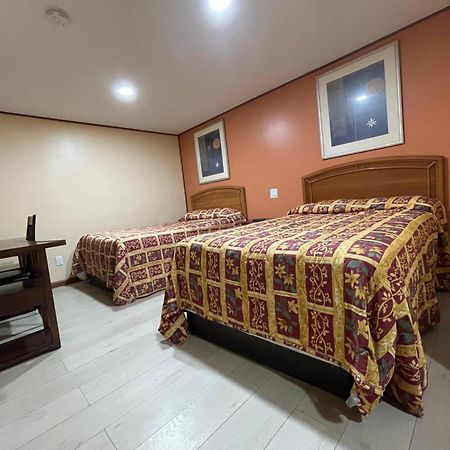 Travelers Motor Lodge North Smithfield Экстерьер фото