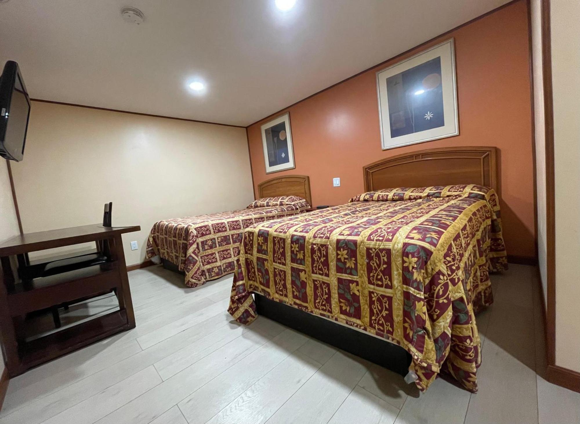 Travelers Motor Lodge North Smithfield Экстерьер фото